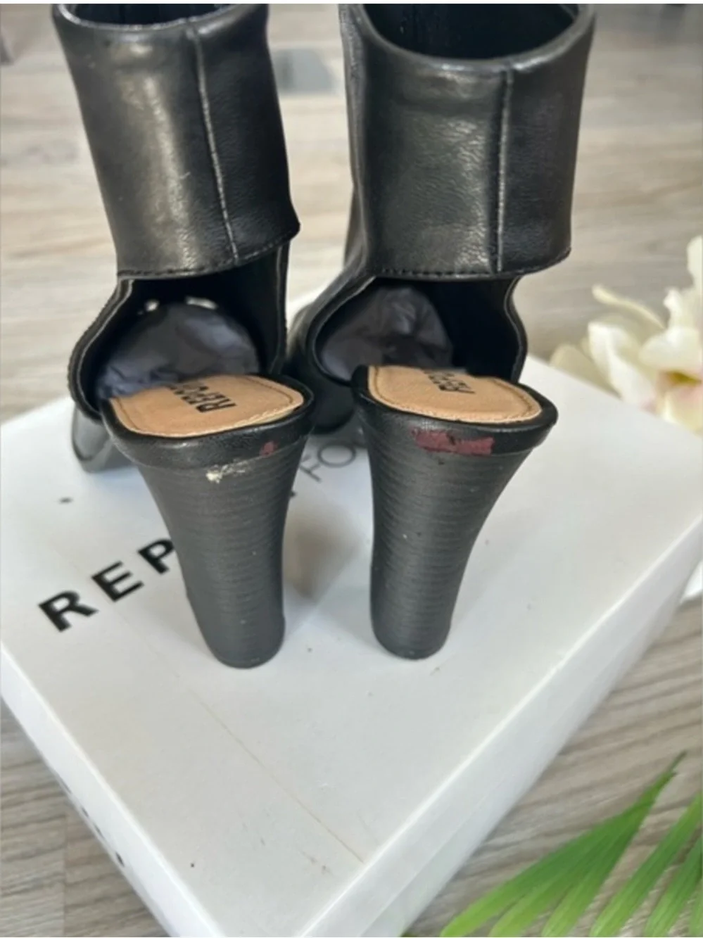 🌸 NEW w/blemish Black Peep-Toe faux leather Ankle Boots 8